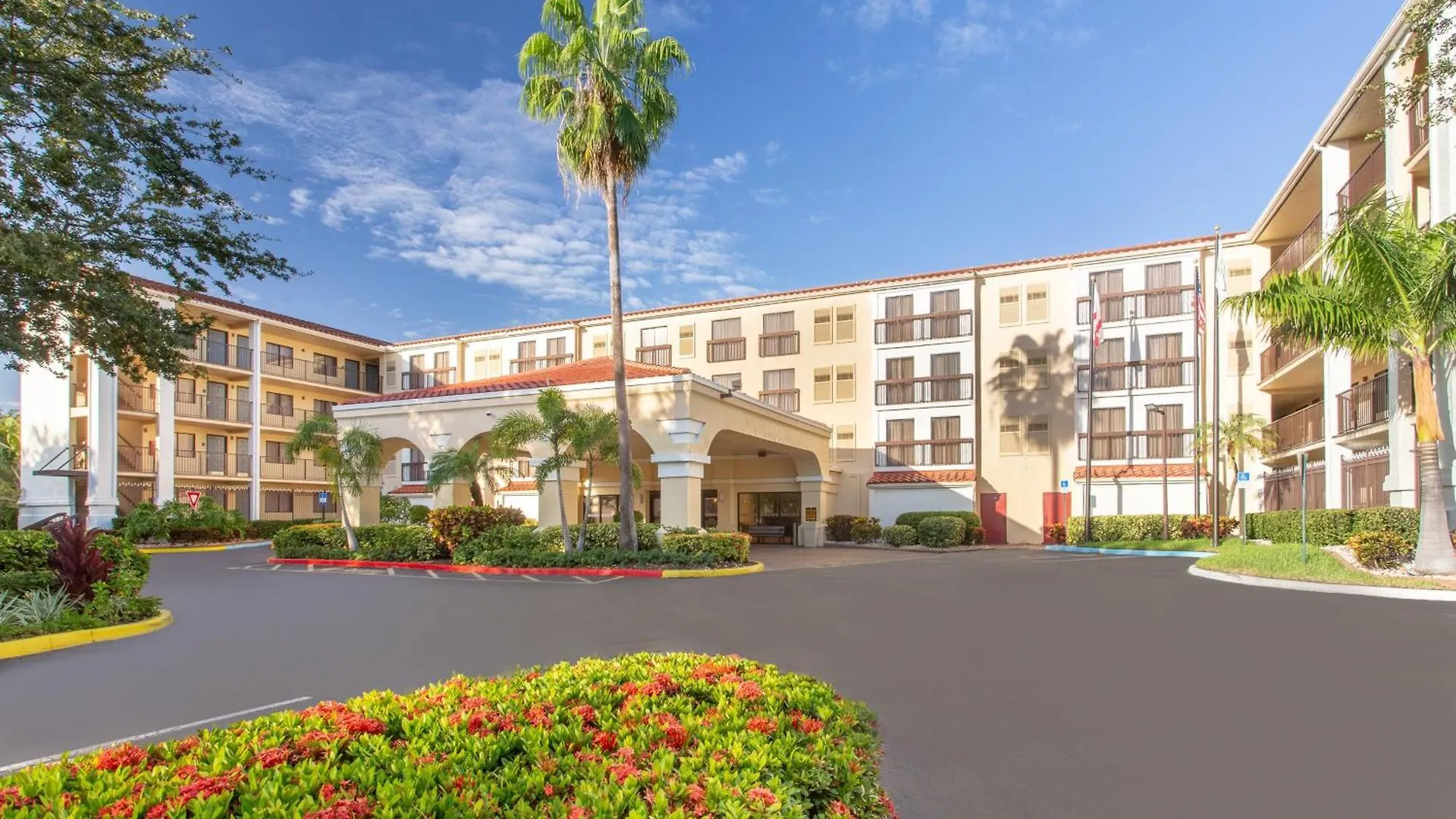 13 Budget Hotels Near FAU Stadium That Deliver Real Value