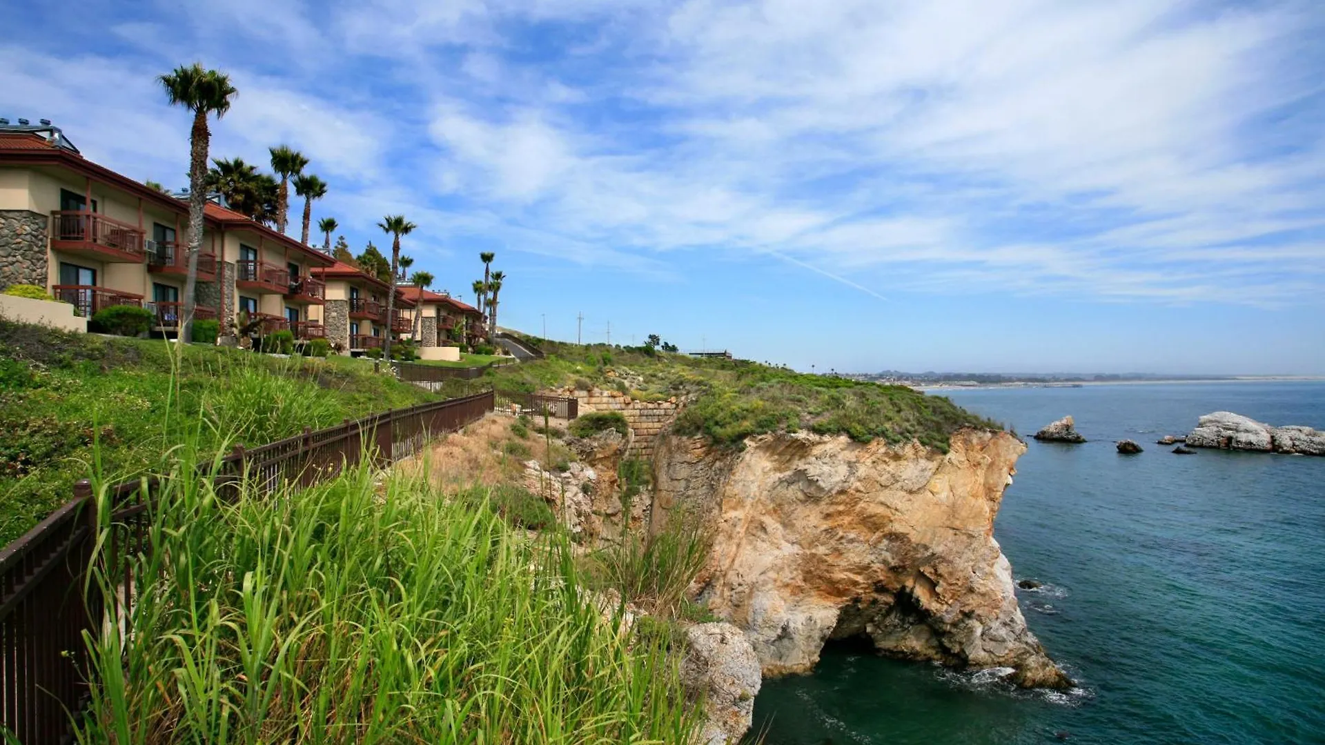 8 Smart Beach Hotels Near Shell Beach Worth Booking