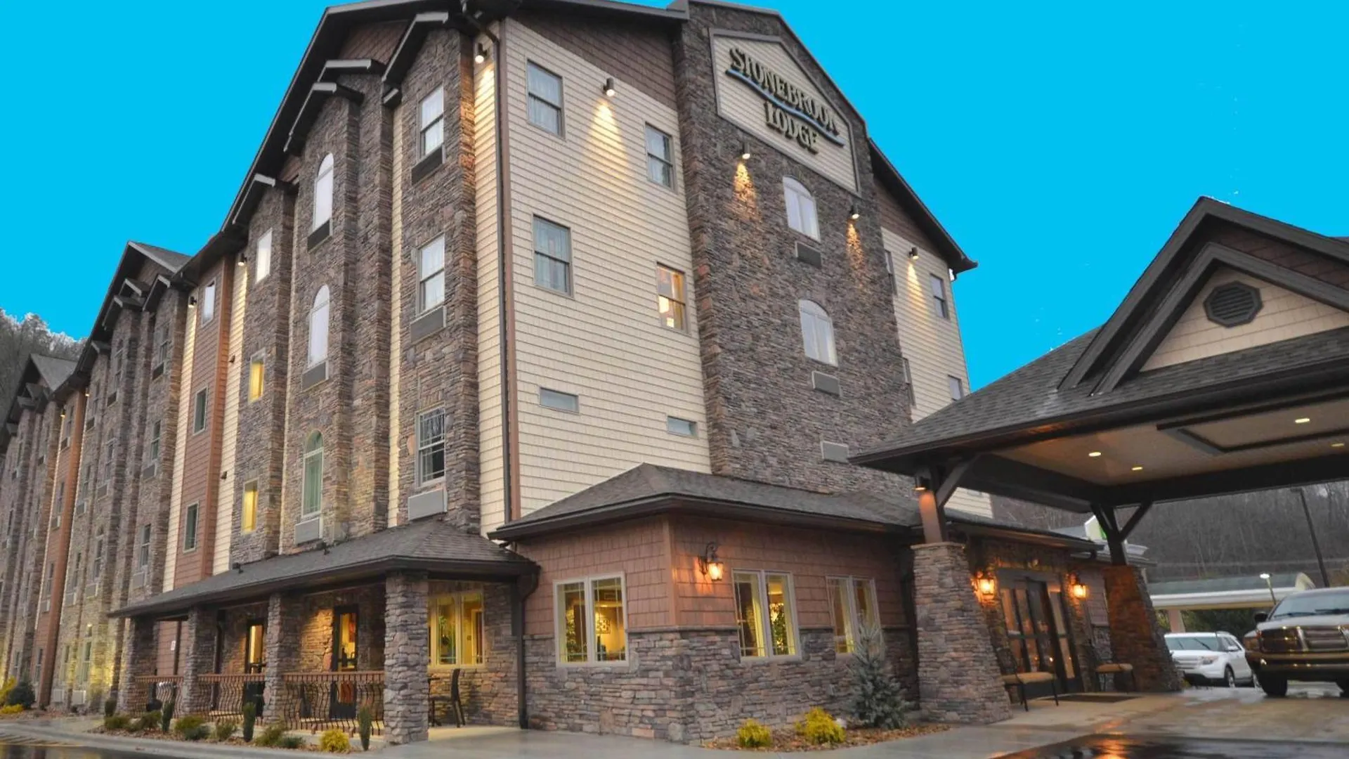 Where to Stay Near Santa's Land: 4 Hotels for Couples in Cherokee