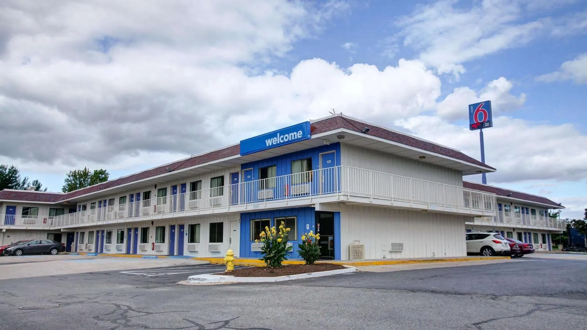 6 Top-Rated 3-Star Hotels Close to Cue and Cushion Billiards