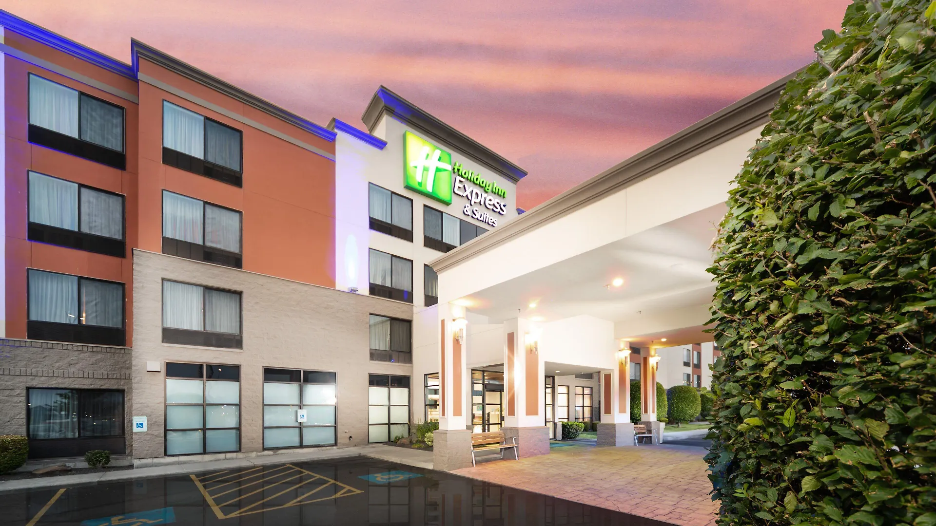 5 Holiday Inn Express Hotels in Washington State Worth Booking