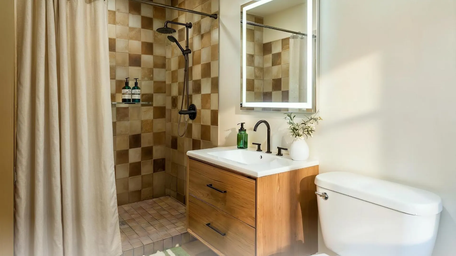 Staying Near Rocky Mountain National Park: 10 Budget Hotels Compared