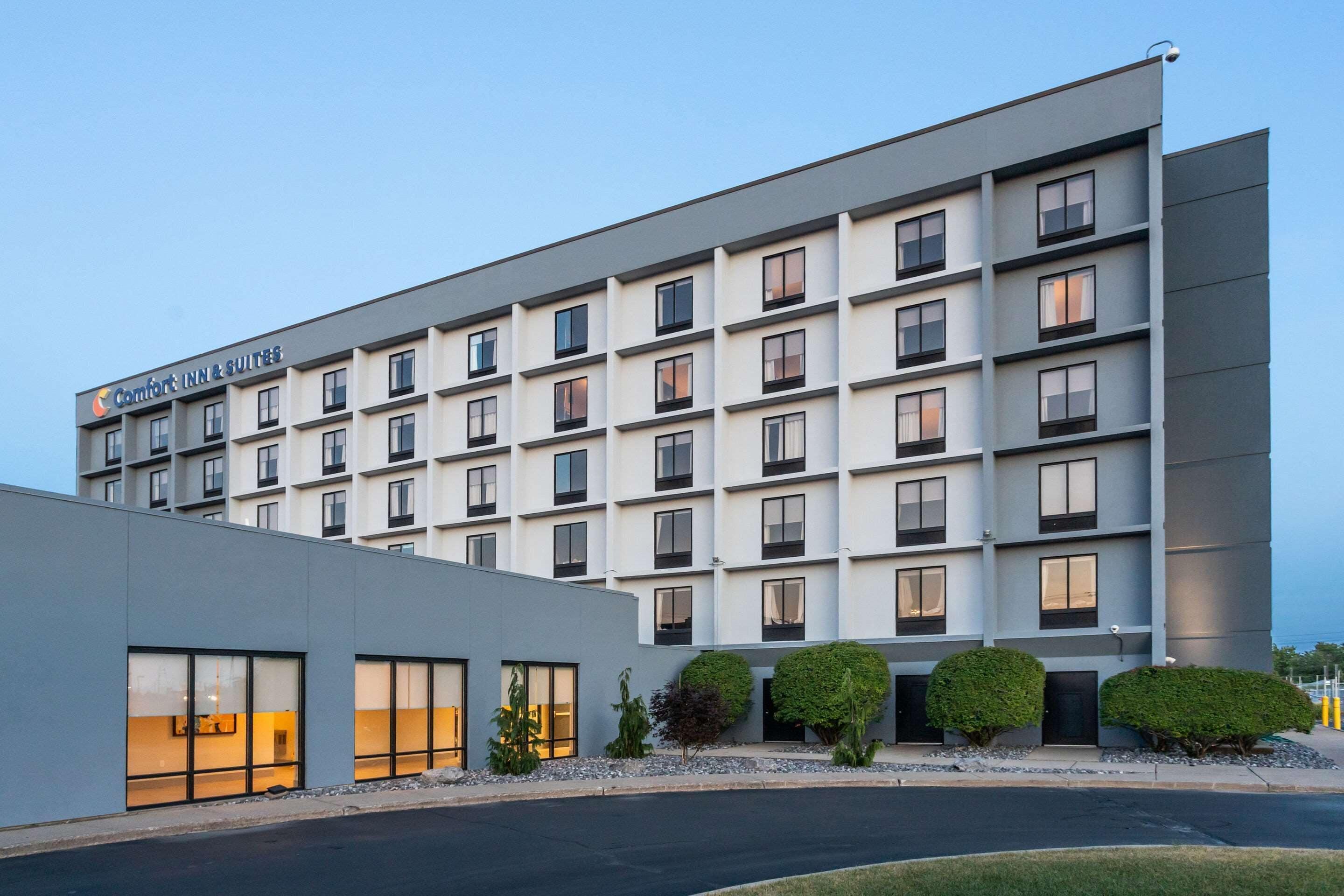 8 Airport Hotels Near Buffalo Niagara Airport Worth Booking