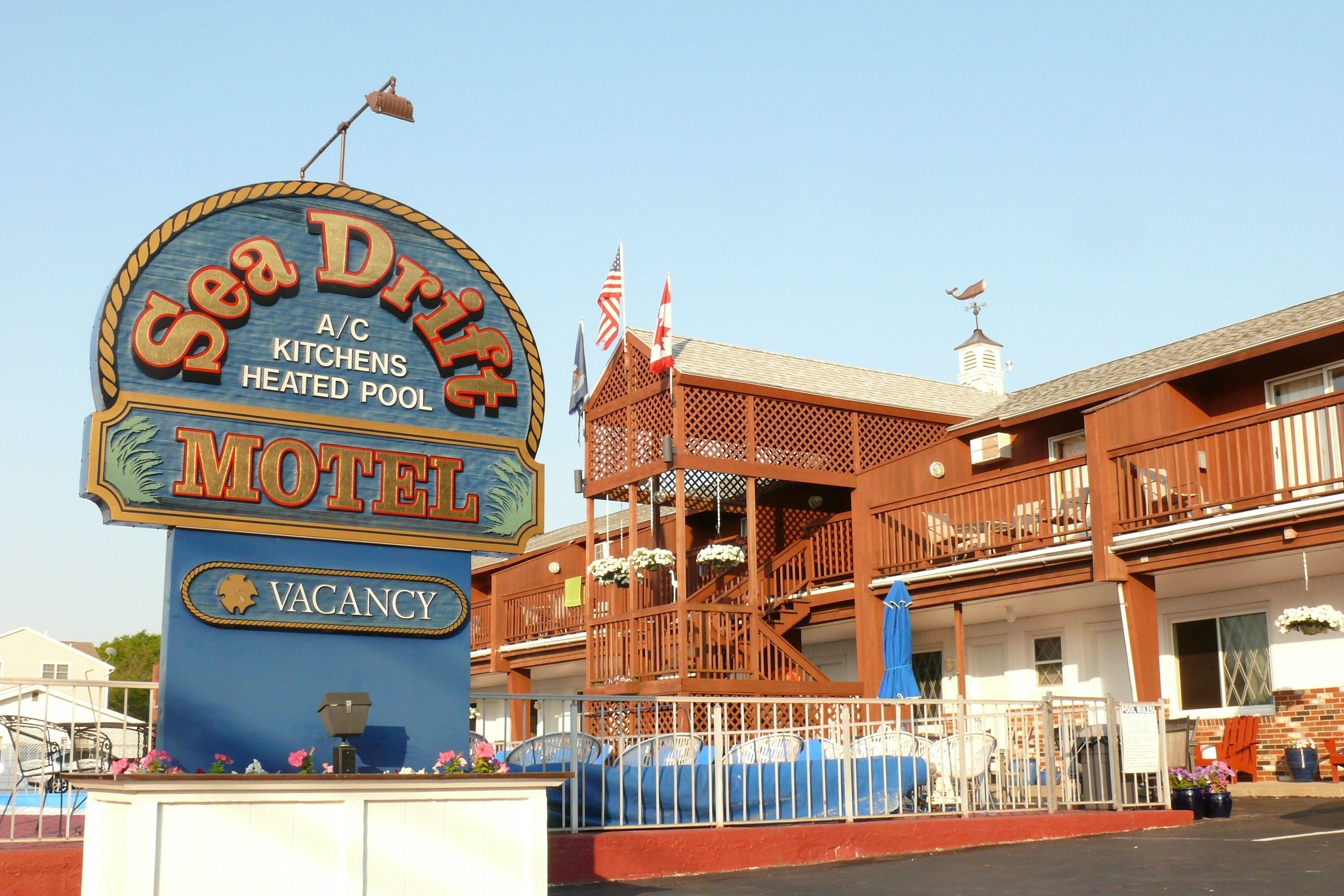 Where to Stay Near Maine Indoor Karting: 5 Best 3-Star Hotels